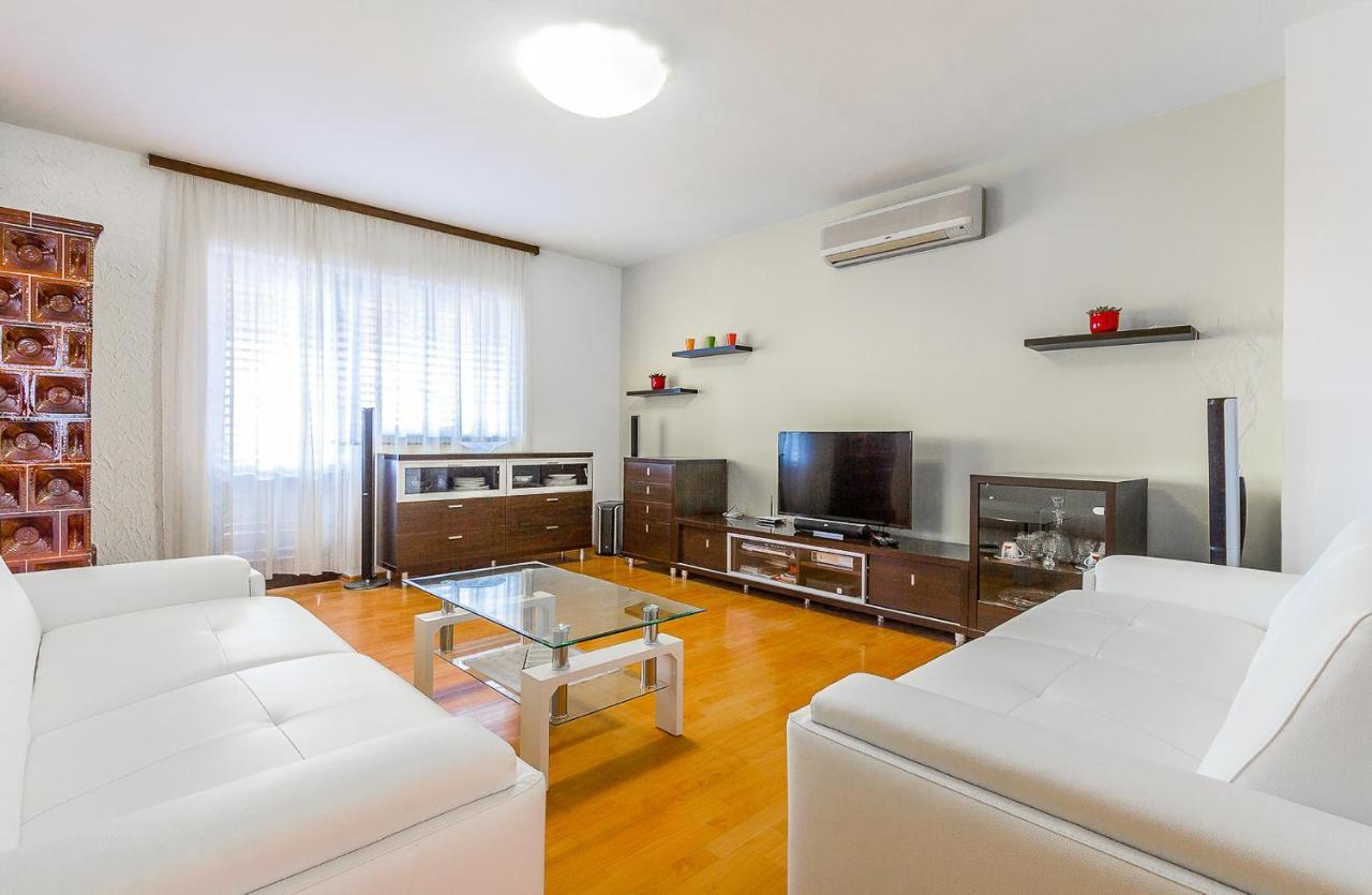 Holiday Home Villa Pula Quarto foto